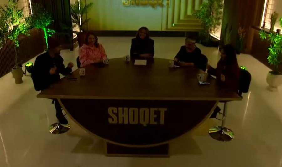 Tensione mes moderatoreve kosovare gjatë emisionit: Po flet si të ishte në çerdhe, je e pasjellshme [video]