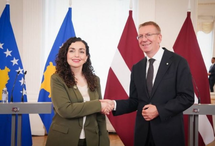 Osmani uron Letoninë për Ditën e Pavarësisë: Mirënjohëse për mbështetjen e palëkundur