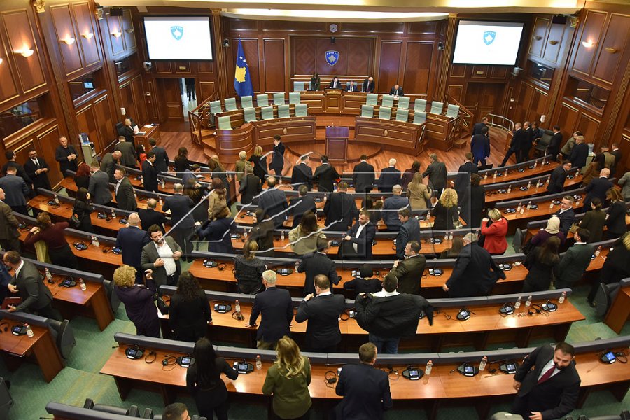 Hoti: Zgjedhjet po vijnë, dhe bashkë me to mundësia për t’i dhënë fund kaosit