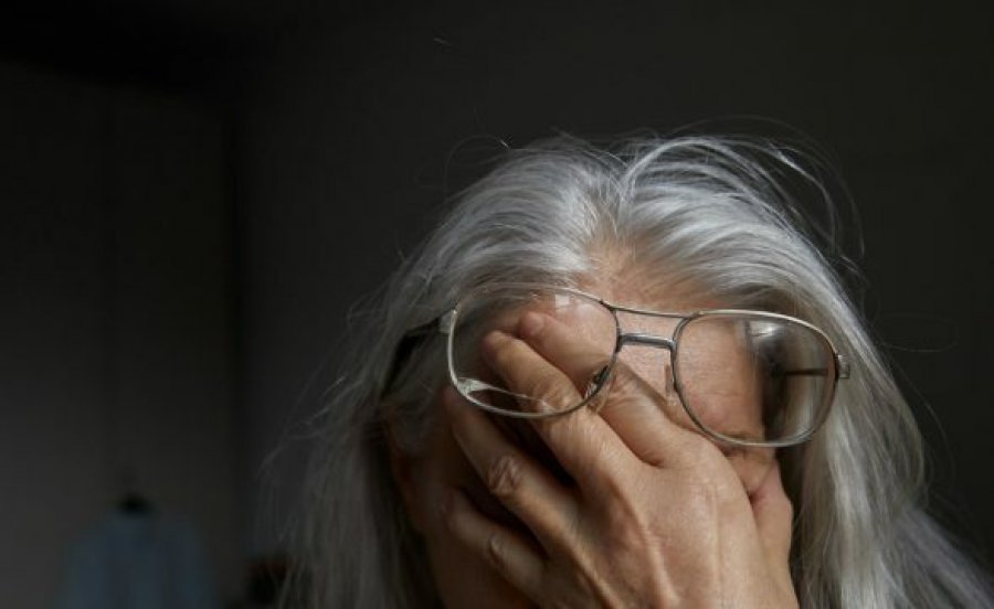Gjenevë: Një familje mashtroi qindra pensionistë
