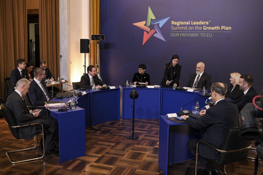 Kurti në Tiranë: Kjo është hera e fundit që i adresoj masat ndëshkuese të BE-së, ato duhet të hiqen