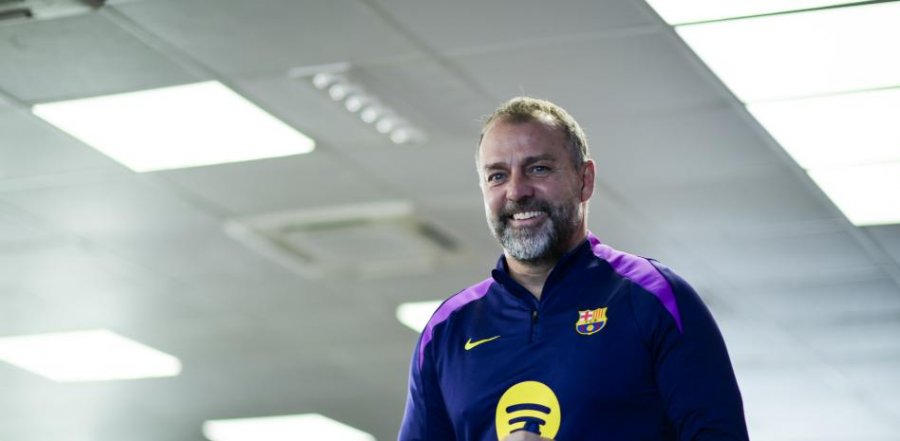 Hansi Flick, i kënaqur për rikthimin e stadiumit Camp Nou