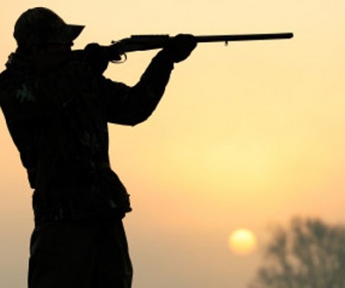 Postuan foto me kafshë të vrara, arrestohen tre persona për gjueti të paligjshme na Malishevë