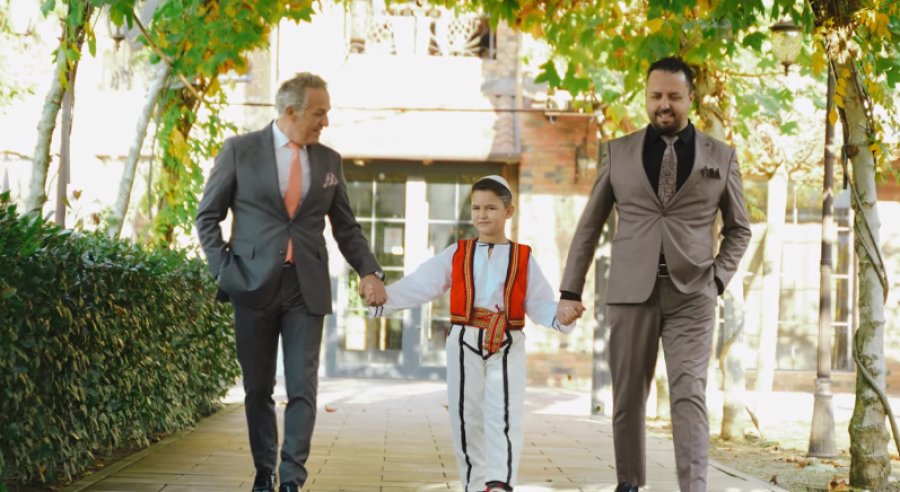 Burim Demiri dhe Kastriot Tusha sjellin këngën emocionale  Të fala nga Presheva   video 