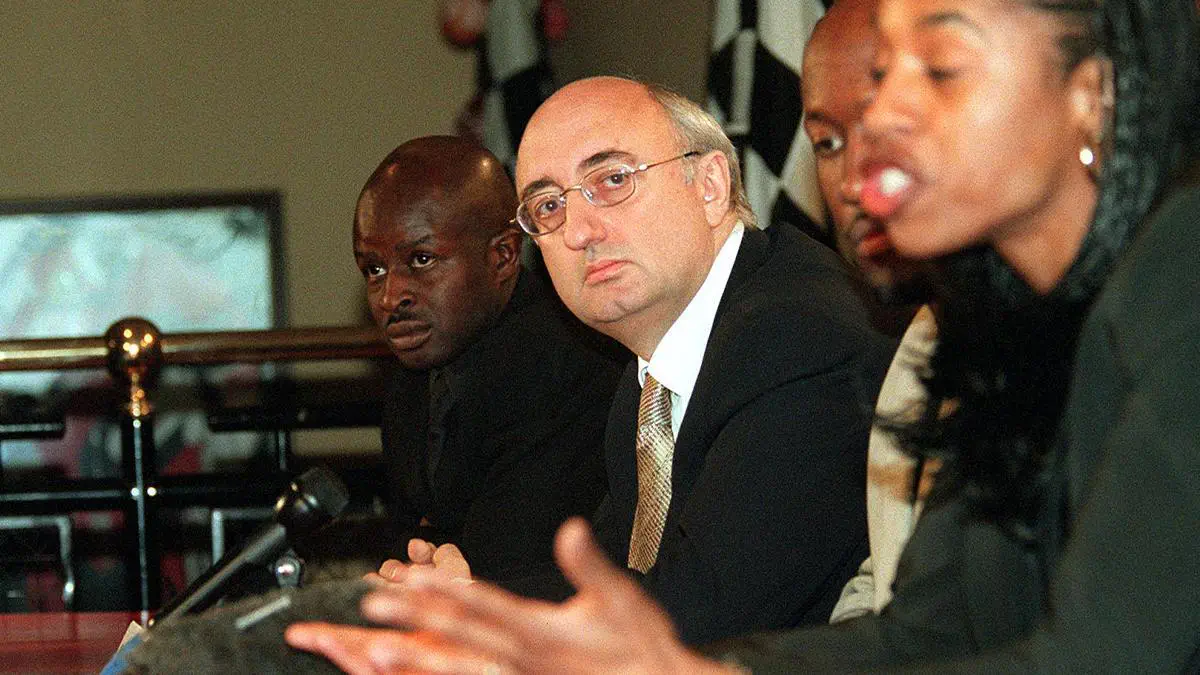 Agjenti i njohur i futbollit akuzohet për përdhunim  pritet të dalë në gjyq