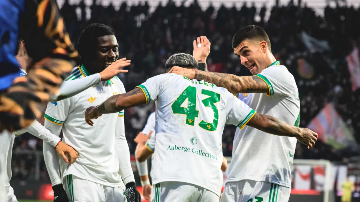 Roma fiton bindshëm dhe mban kreun në Serie A