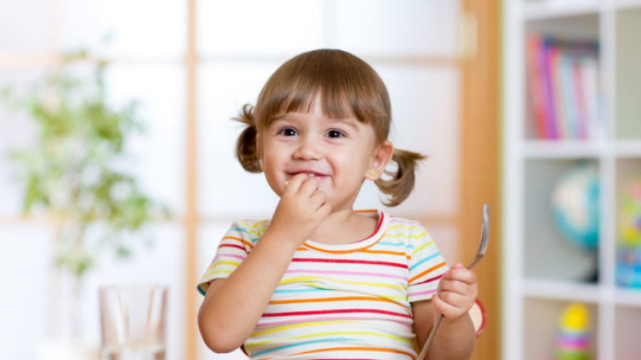 ushqimet-qe-nuk-duhet-dhene-femijeve-tuaj-asnjehere