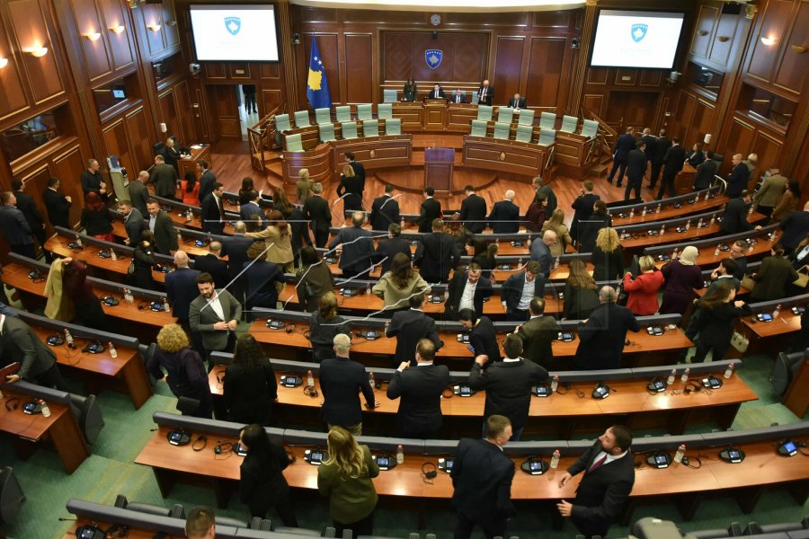 Legjislatura e nëntë: 63 seanca, 12 orë e gjysmë punë