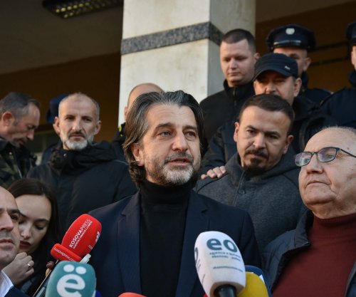 Pezullimii të gjitha linjave të trafikut në kryeqytet, Rama bashkë me protestuesit shkojnë te Qeveria