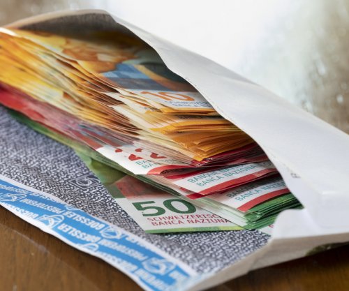 Paga mesatare në Zvicër është 7024 franga