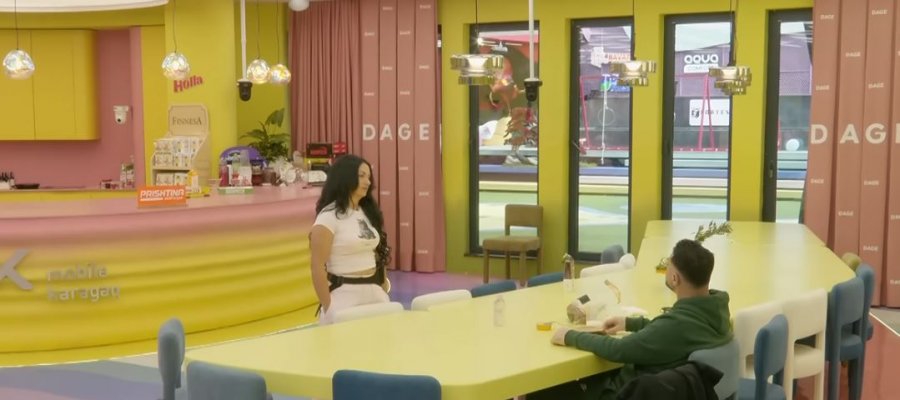 Vazhdojnë përplasjet  Labi   Shkurtës  Pa grim po më tutshe  kam qejf me të pa natyrale