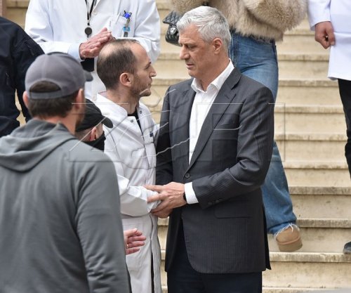 Doktori që u kujdes për babanë e Thaçit i bashkohet PDK-së