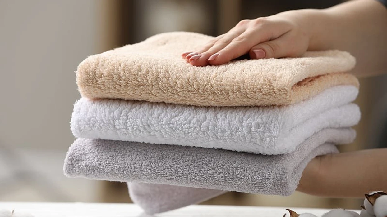 Riktheni butësinë peshqirëve nëse e zëvendësoni zbutësin e rrobave me një produkt natyral