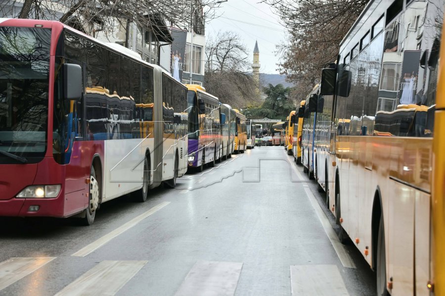 Vazhdon protesta e transportuesve publikë  as sot s ka autobusë urban në Prishtinë