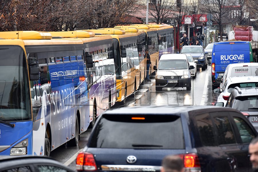 KMDLNJ-ja reagon për situatën në transport publik dhe mos-pagesat në RTK