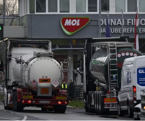 Kompania hungareze në bisedime për të blerë aksione ruse në Industrinë e Naftës së Serbisë