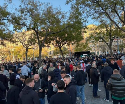 Newcastle akuzon policinë franceze për sulm me shkopinj gome ndaj tifozëve