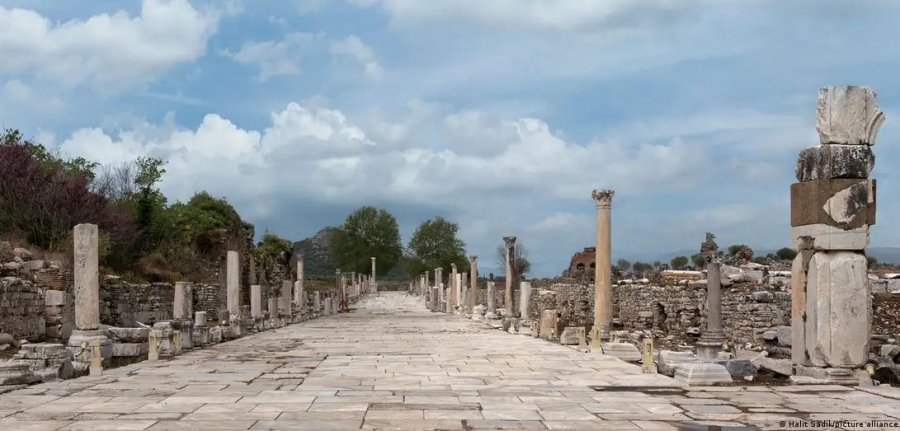 Harta digjitale rikthen në jetë rrugët e lashta romake