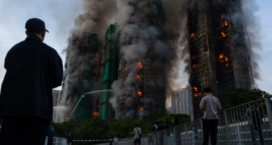 Shkon në 55 numri i të vdekurve nga zjarri në Hong-Kong