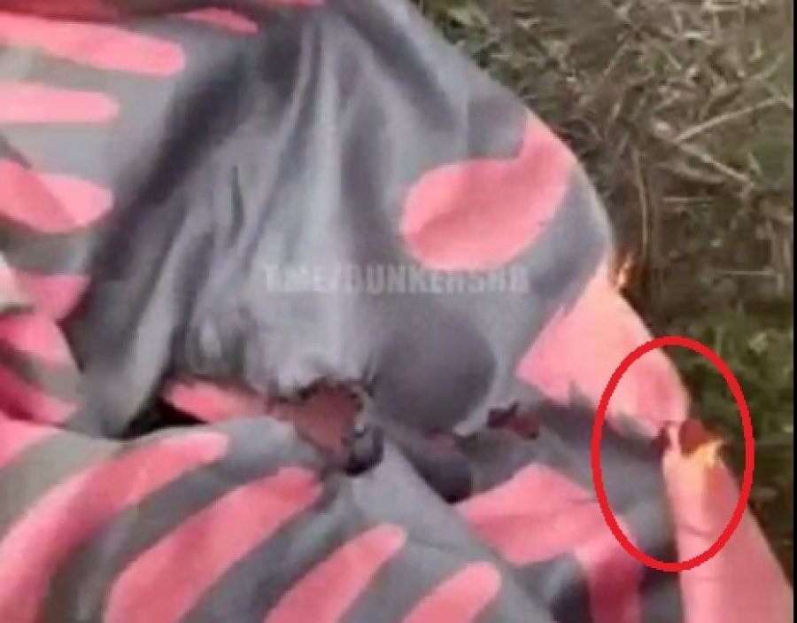 Faqja nacionaliste serbe publikon pamje nga djegia e flamurit kombëtar në Mitrovicë