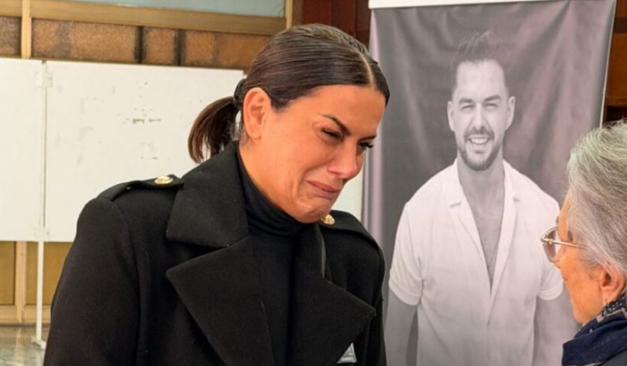 Big Mama e përlotur në homazhet për Shpat Kasapin