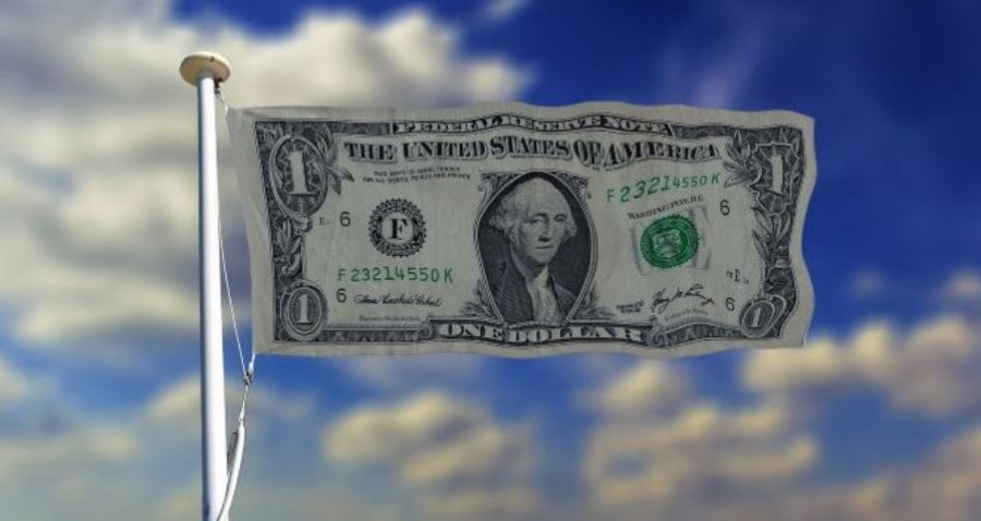 Pas mbylljes së qeverisë dobësohet dollari, ari arrin rekord të ri