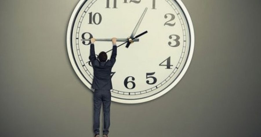 Në tre të mëngjesit, kjo është data kur do të ndërrohet ora