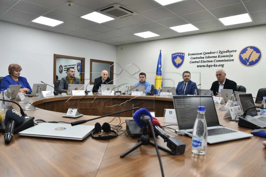 KQZ-ja akreditoi 521 vëzhgues për zgjedhjet e 12 tetorit