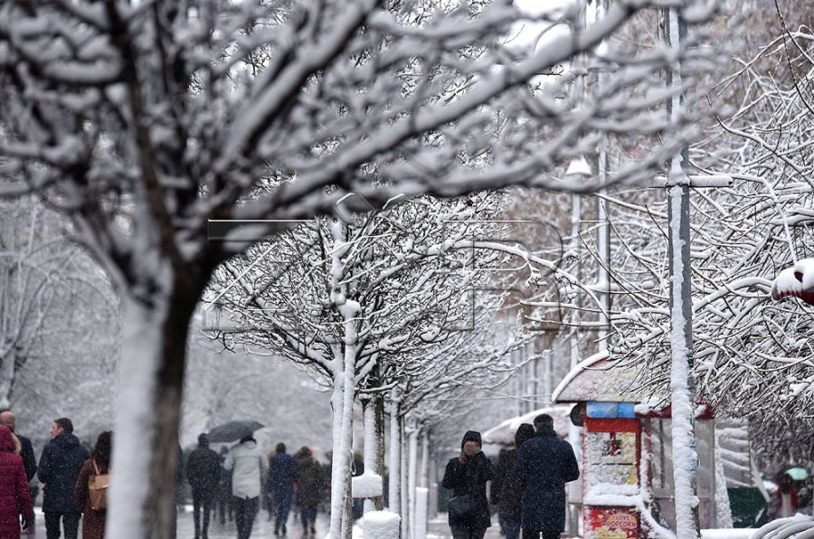 Priten reshje të dendura dëbore gjatë natës, temperaturat do të zbresin në 1 gradë Celsius