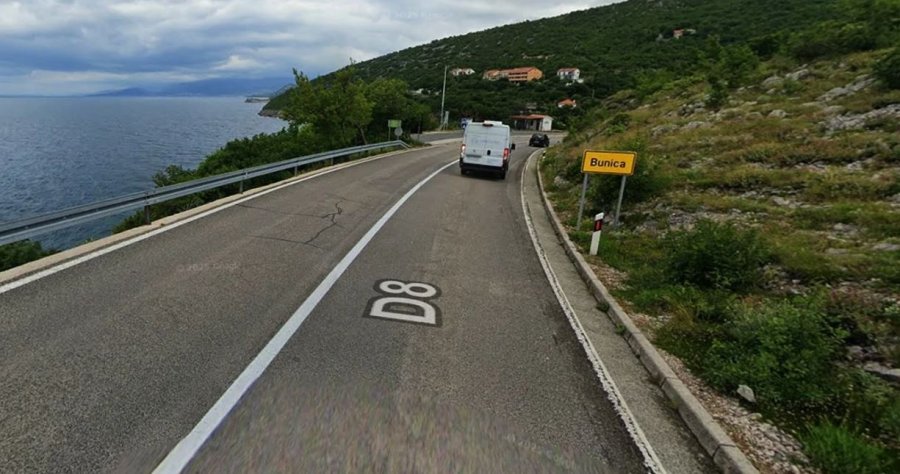 Tragjedi në Kroaci, katër të vdekur pasi vetura ra në det