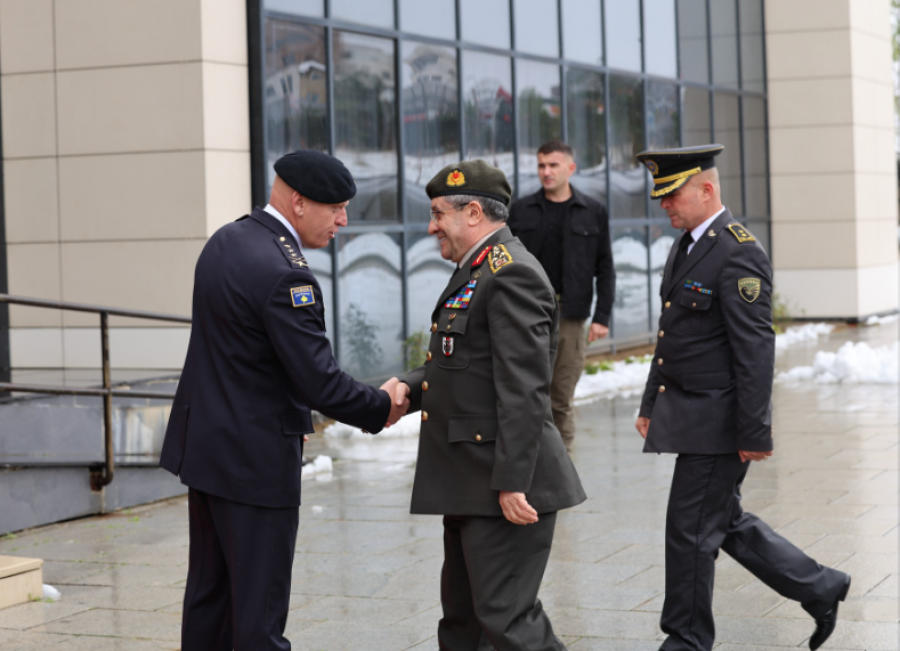 Takim gjeneralësh, Jashari pret shefin e Mbrojtjes të Turqisë