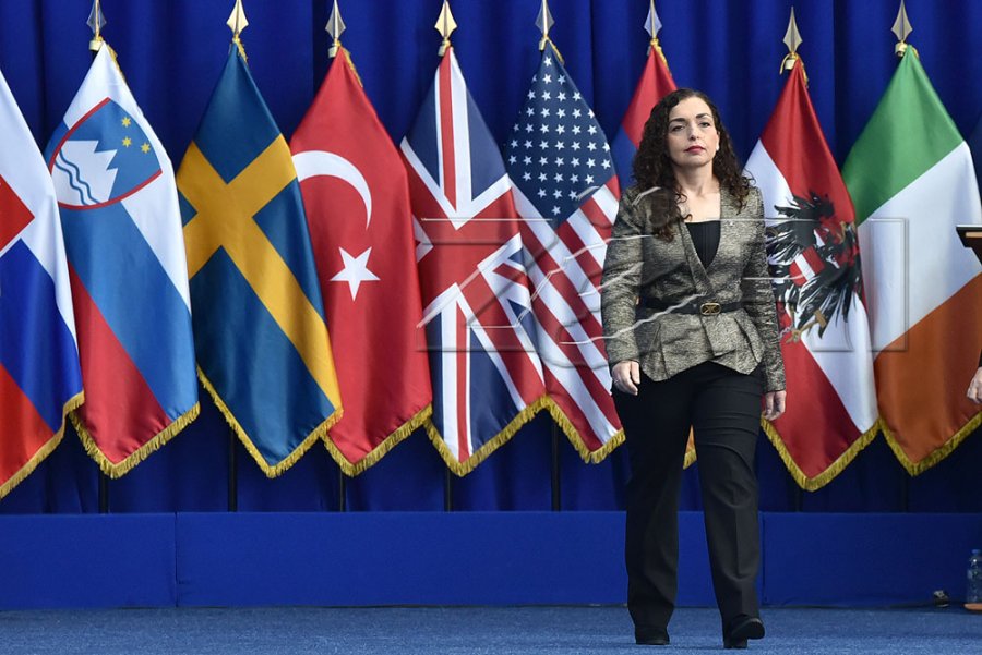 Osmani e “qorton” Perëndimin për Serbinë: Partneritet s’mund t’u jepet atyre që kryejnë agresion ndaj fqinjëve