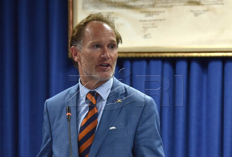 Ambasadori suedez bën thirrje për formim të shpejtë të qeverisë  Marrëveshjet me Serbinë duhet të zbatohen