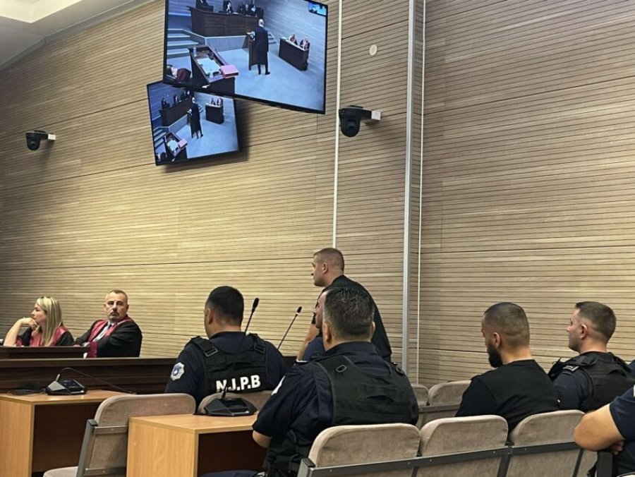 Murseli pyet mjekun ligjor: A e vërteton kjo që unë e kam mbajtur gruan time në momentin e vrasjes?