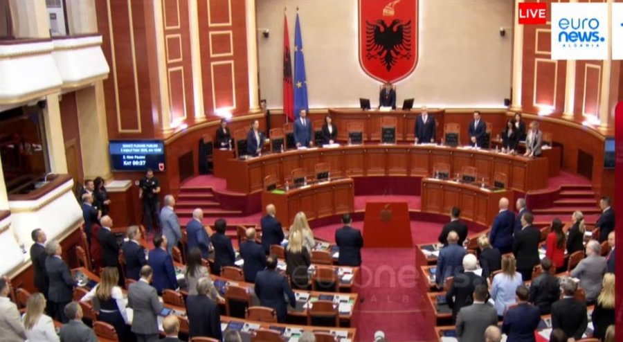 Kuvendi i Shqipërisë mban 1 minutë heshtje për gjyqtarin Astrit Kalaja