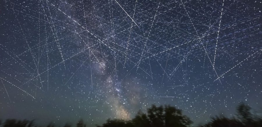 Satelitët Starlink të Muskut po bien në tokë me një shpejtësi alarmante