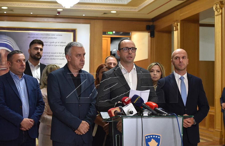 Lista Serbe: U shkel Kushtetuta, Kuvendi nuk është konstituuar