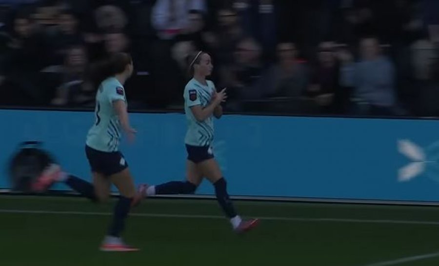 Kosovare Asllani feston golin me shqiponjë: E bëra për Kosovën [video]