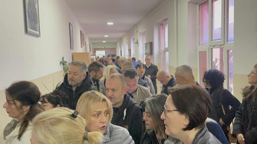 Lista Serbe jashtëligjshëm organizohet për votim në veriun e Kosovës