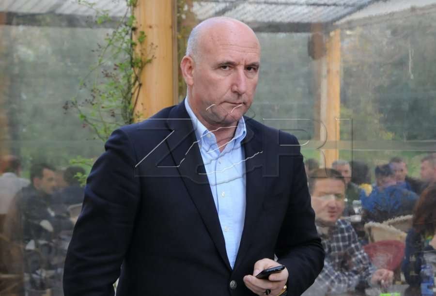 Me Muhaxherin apo Kelmendin do të bashkëpunojë Berisha në balotazh në Pejë?