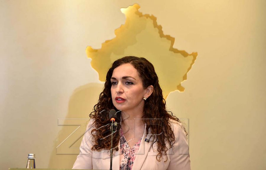 Analistët: Presidentja të fokusohet në buxhet, zgjedhjet të pashmangshme