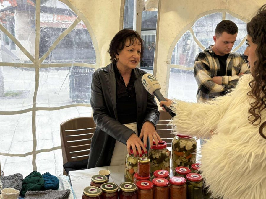 Gratë promovojnë produktet e tyre në panairin e agrobiznesit në Prishtinë