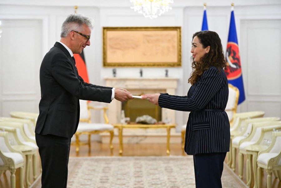 Osmani pranoi letrat kredenciale nga ambasadori i ri i Gjermanisë, Rainer Rudolph