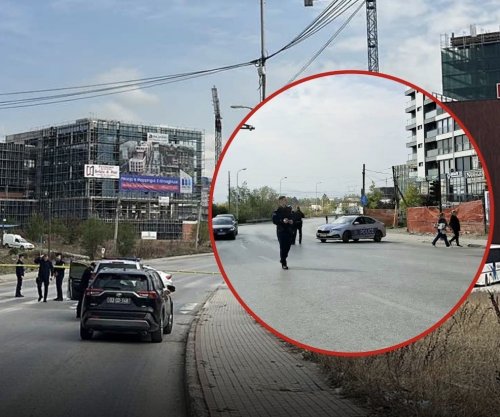 Policia bllokon rrugën tek Ambasada Amerikane