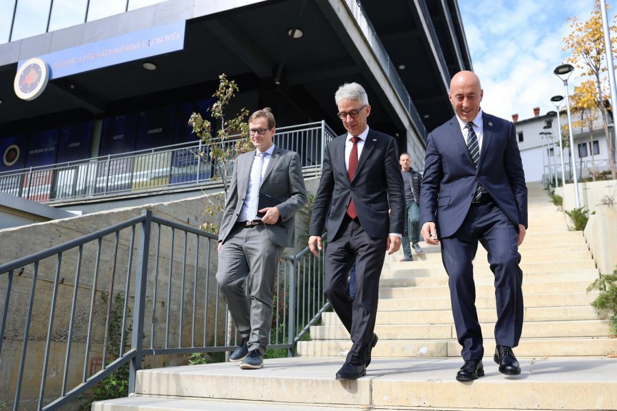 Haradinaj takon ambasadorin e ri të Gjermanisë: Kërkova mbështetjen e tij për të qenë pjesë NATO-s dhe BE-së