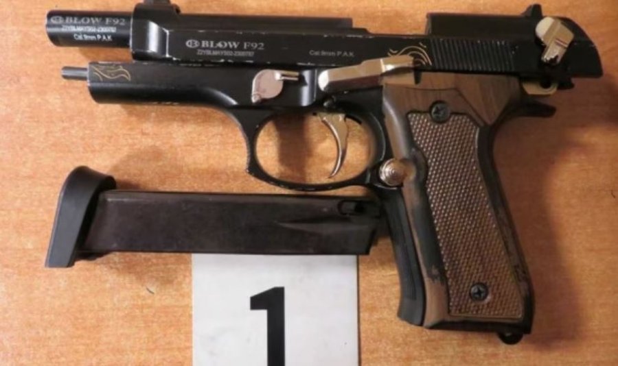 Policia sekuestron dy armë zjarri në Prizren