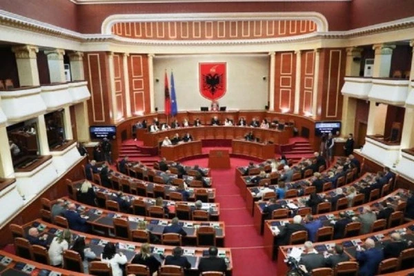 Debat i ashpër për Kosovën në Kuvendin e Shqipërisë