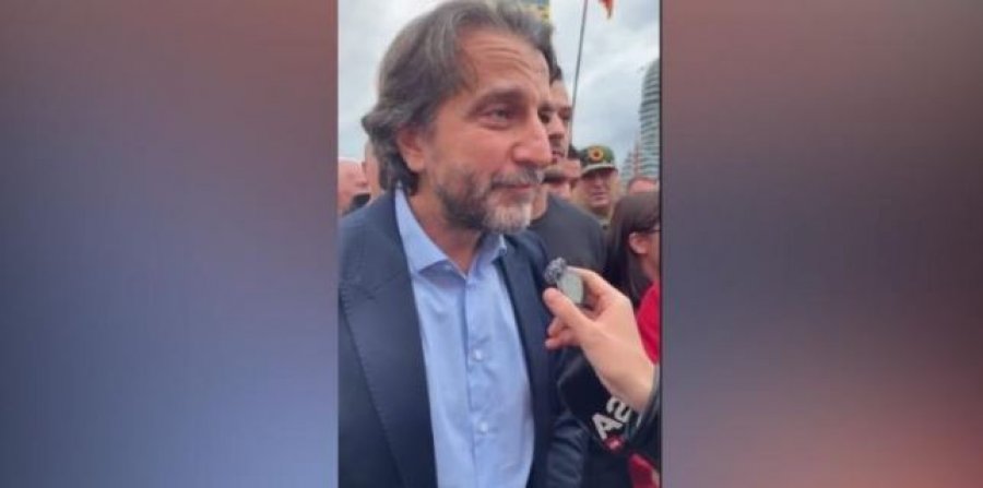 Përparim Rama në Tiranë, merr pjesë në protestën në mbështetje të UÇK-së