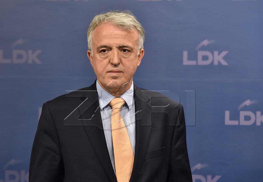 Hamiti: Kurti paska folur për fuqizimin e pasaportës së Kosovës, por për sanksionet e BE-së kur do të flasë