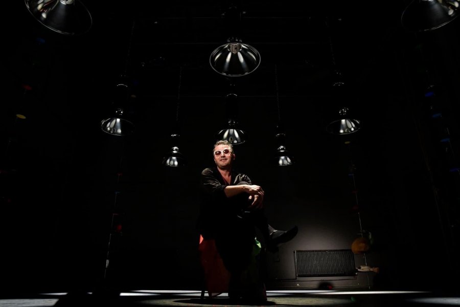 “Unë jam vetë grua” shfaqet sonte në Teatrin e Gjilanit